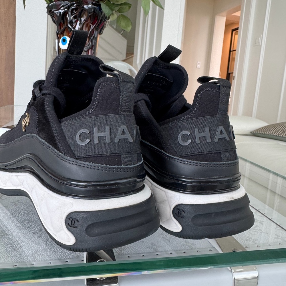 Chanel 🖤 Mint! Black and White Sneakers Sz 38 Whole Package - Picture 9 of 14